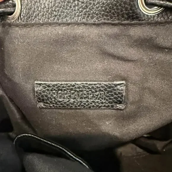 Forever 21 Black Faux Leather Drawstring Backpack Purse Tassel Adjustable Straps - Picture 4 of 9